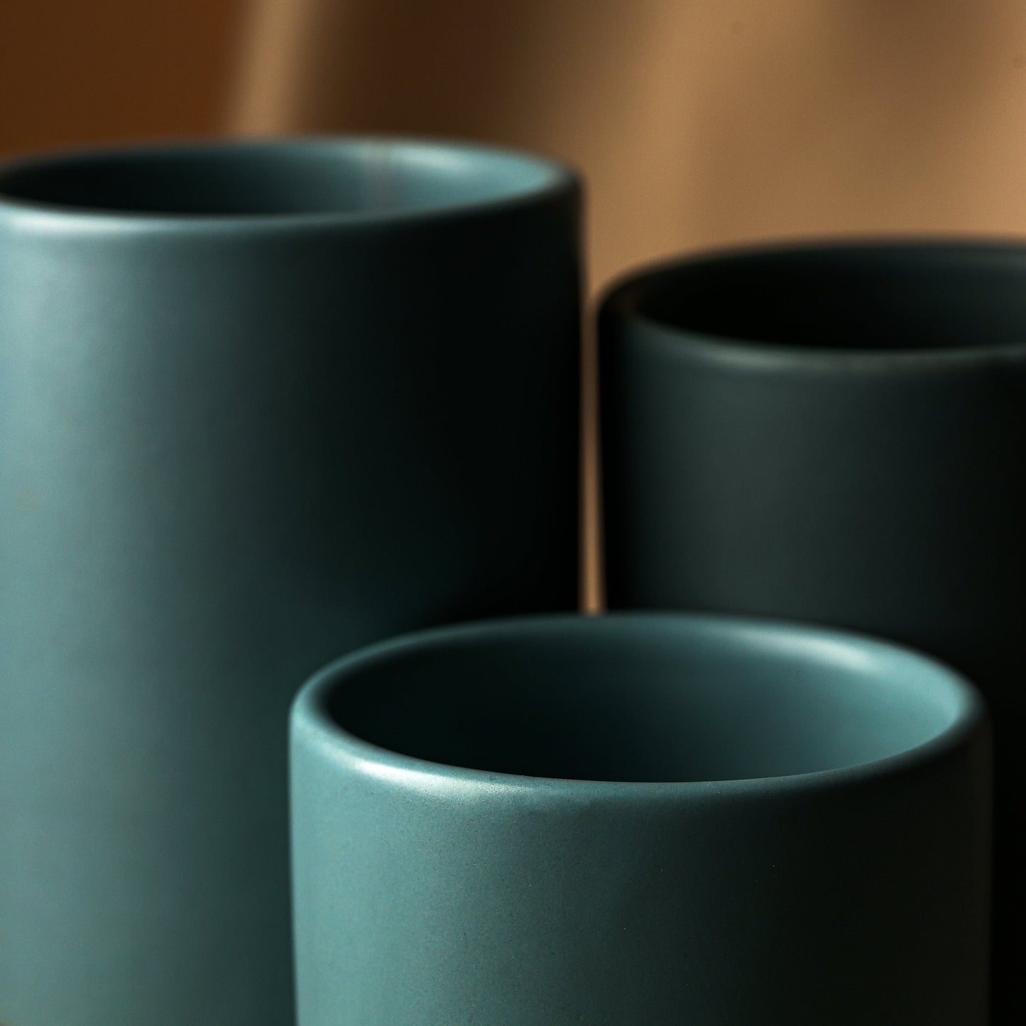 Oasis – Compact Handcrafted Vase Merging Ancient Craft with Modern Design