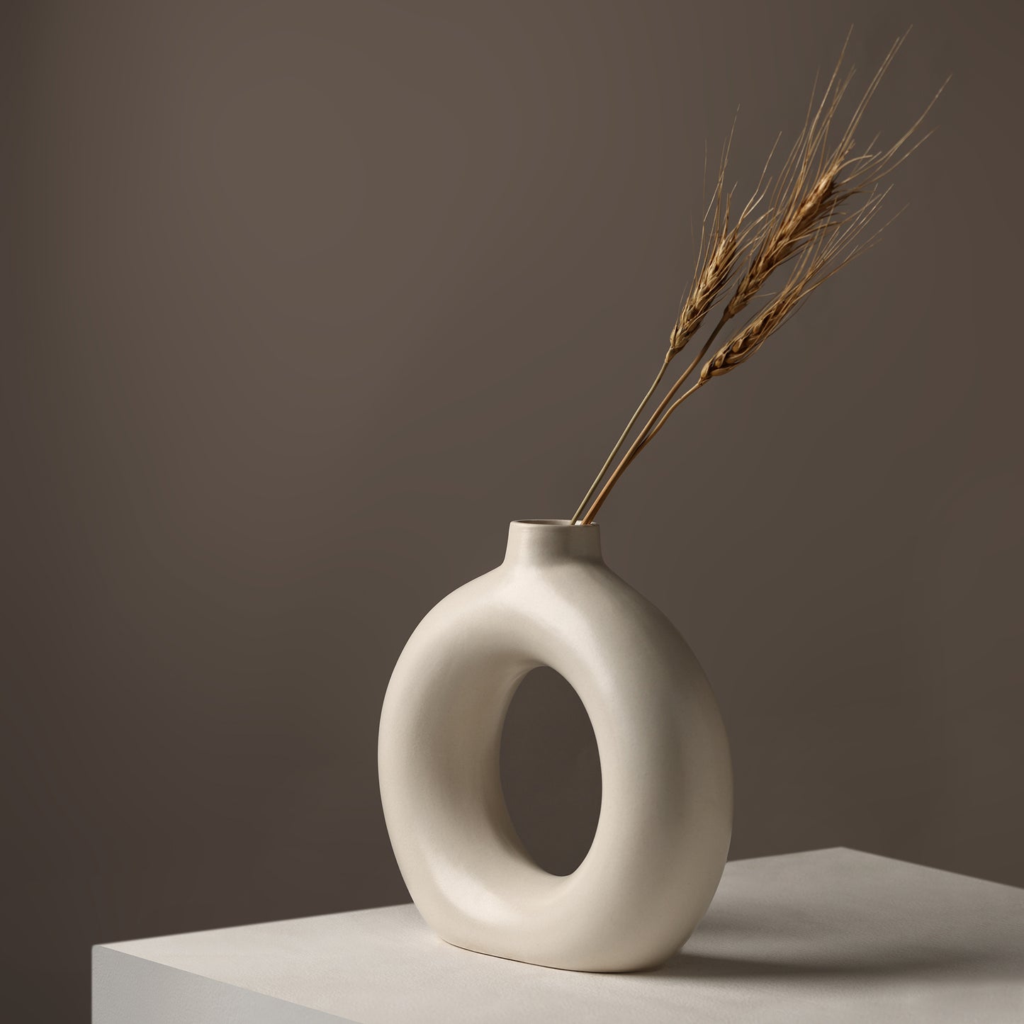 Ceramic Classic Donut Vase Set of 8" white & 6″ black – Minimalist Artistry for Modern Spaces (Copy)
