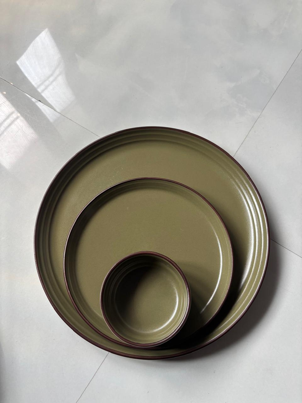 Vana — Dinner Set, gloss olive green