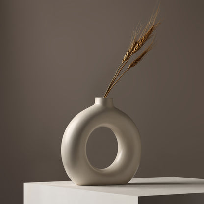 Ceramic Classic Donut Vase 6″ – Minimalist Artistry for Modern Spaces
