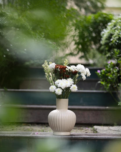TRANQUIL – Handcrafted Vase Bridging Ancient Form and Modern Elegance