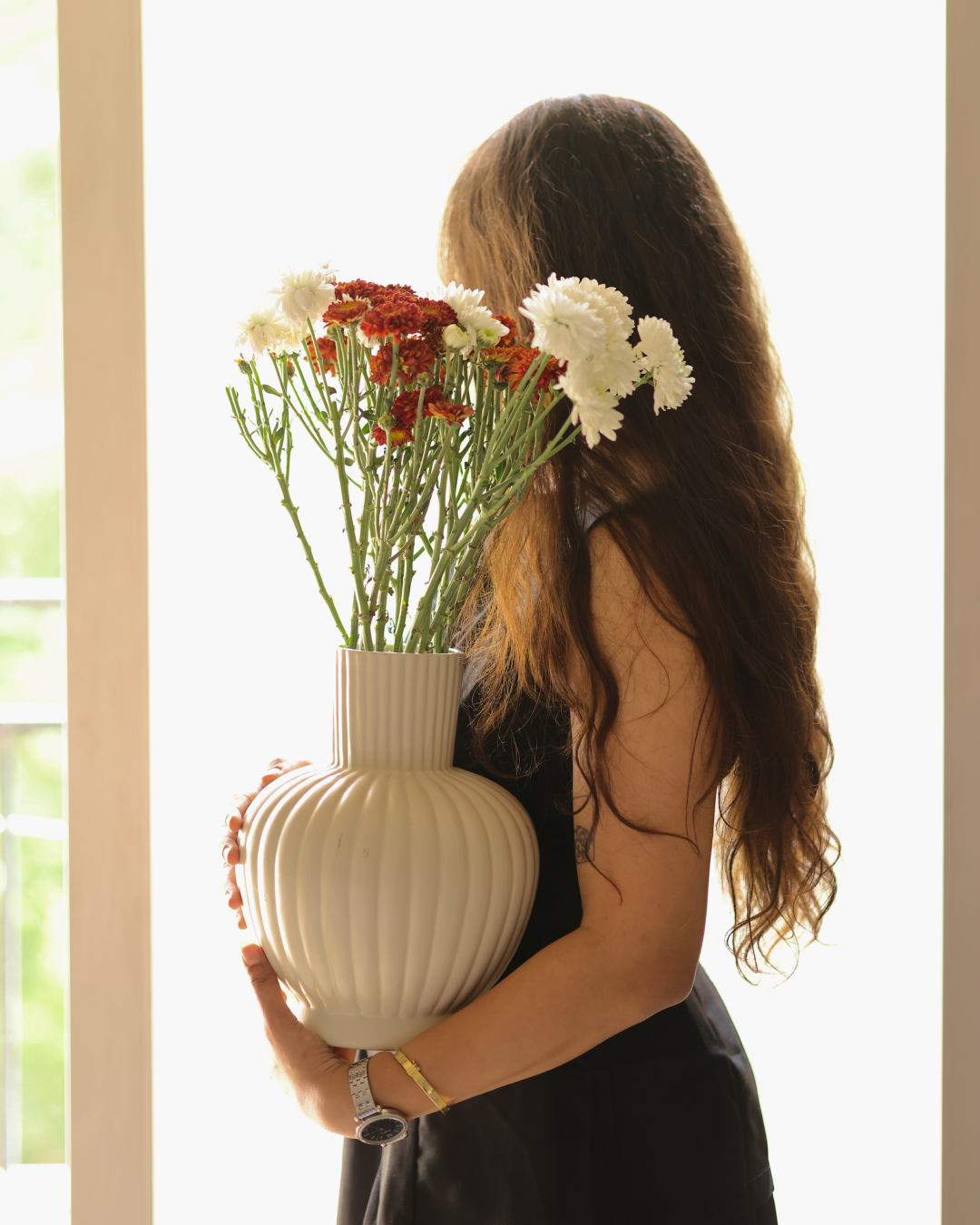 TRANQUIL – Handcrafted Vase Bridging Ancient Form and Modern Elegance