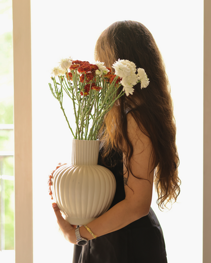 TRANQUIL – Handcrafted Vase Bridging Ancient Form and Modern Elegance